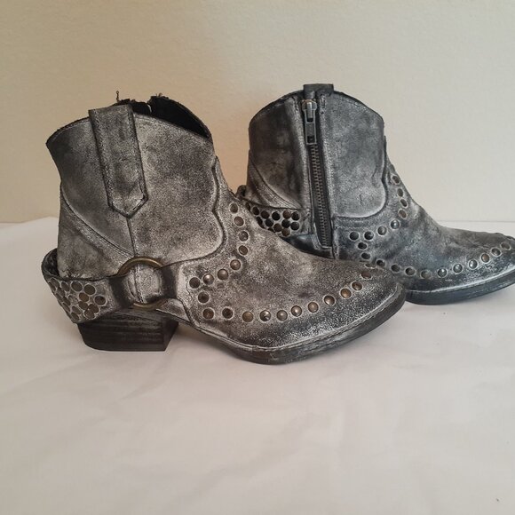 Circle G Leather Studded Western Booties - Picture 1 of 14
